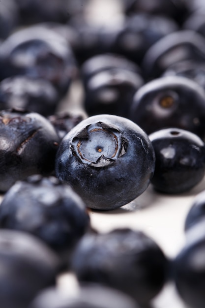 Boosting Collagen with Black Currant Seed Oil: A Guide to Rejuvenation